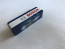 WR7DC Volvo 240 spark plug