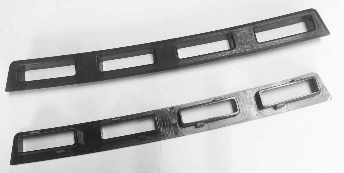 1224339 Volvo 240 Sedan Black Interior Ventilation Griddle